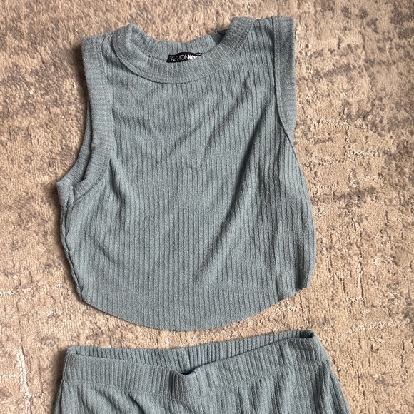 Two piece crop top high rise wide leg comfy stretch blue pant set sz M NWT - Picture 4 of 4